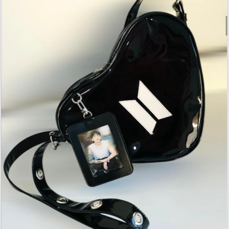 Bolsa de Coração BTS - Preto e Branco Verniz