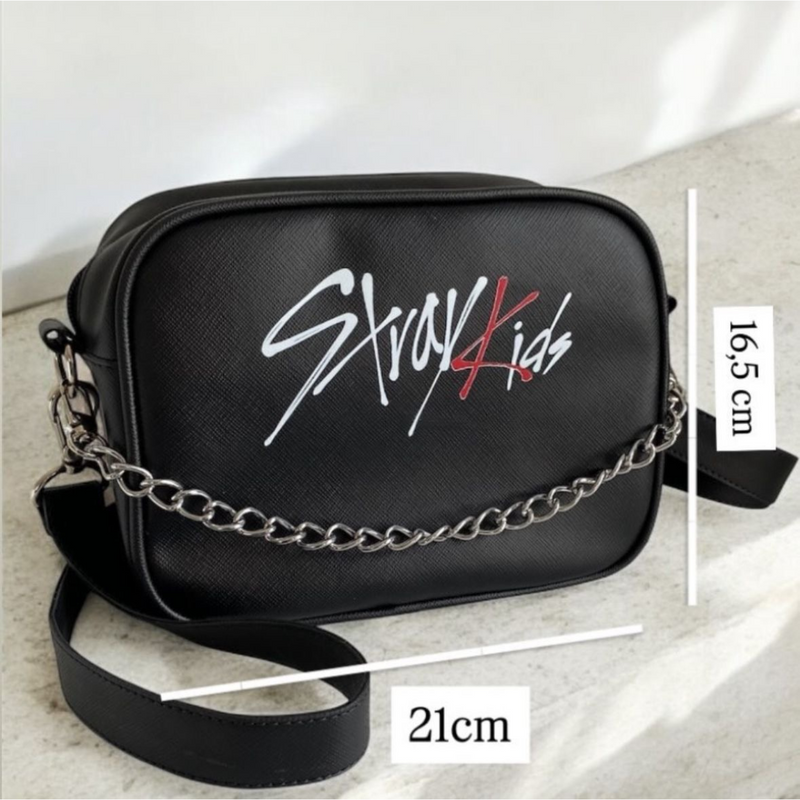 Bolsa SKZ Preta com Correntes
