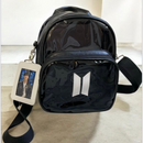 Mochilinha BTS - Preta e Branco