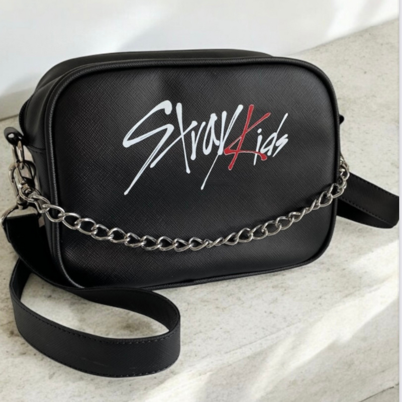 Bolsa SKZ Preta com Correntes