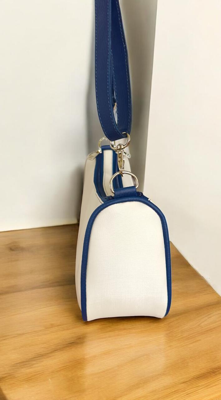 Baguette do BTS- off white com Azul Marinho