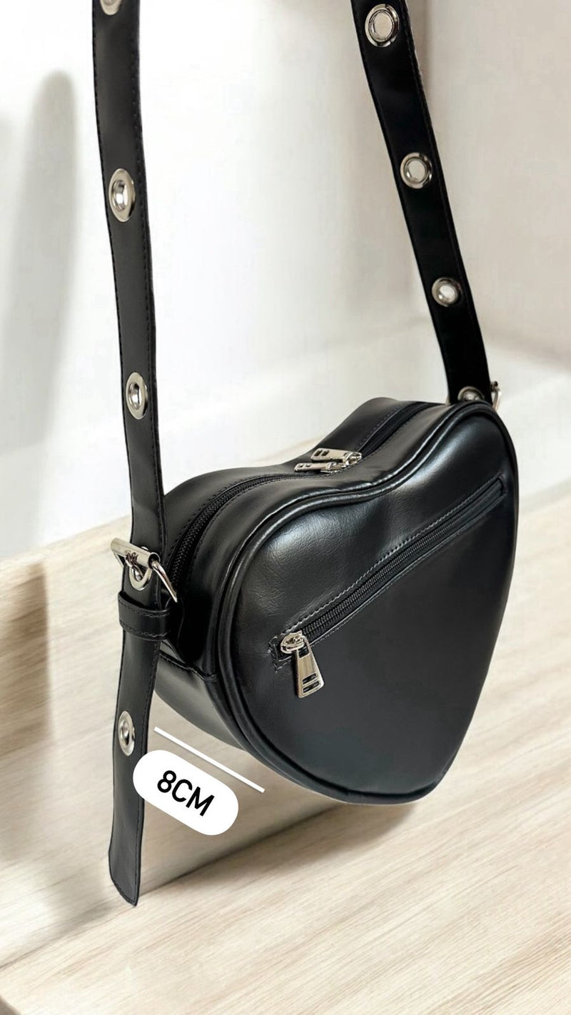 Bolsa Coração BTS - Preto Fosco