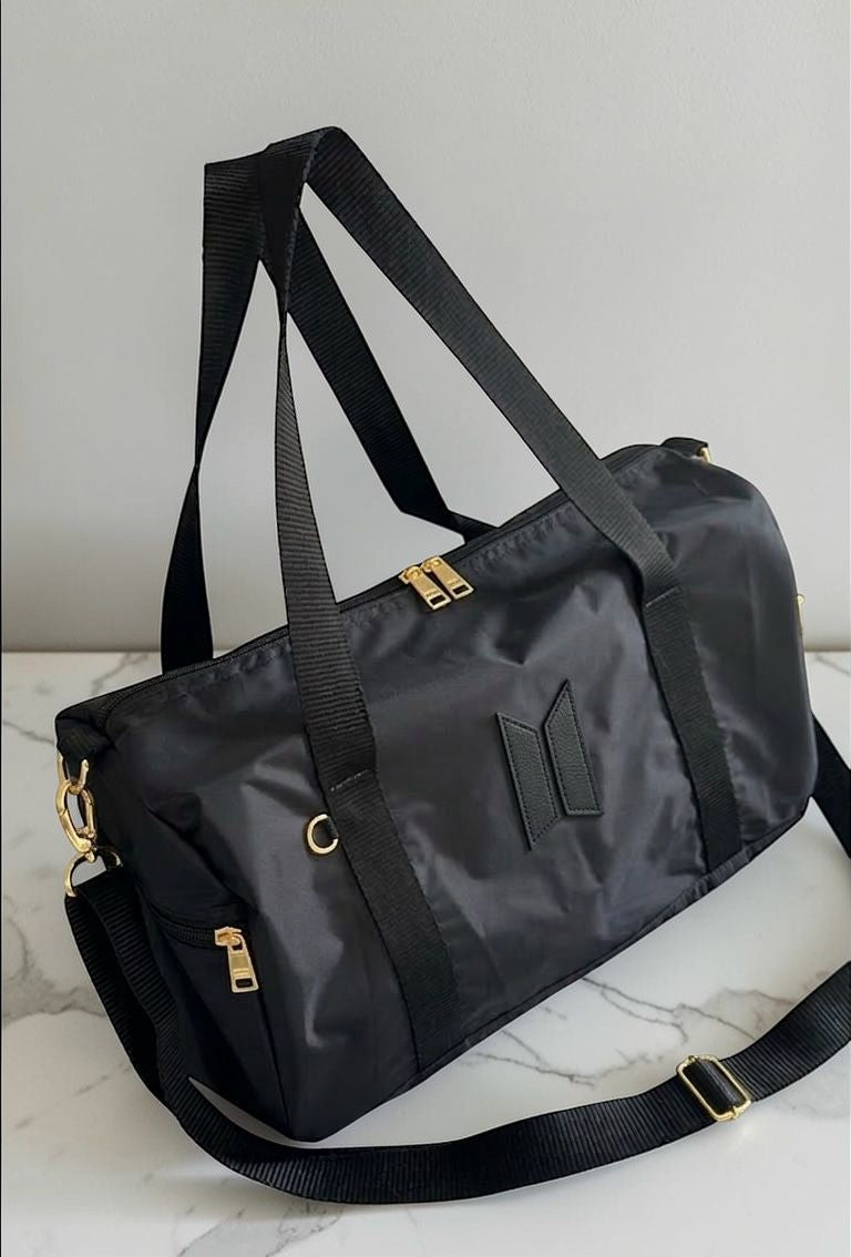 Bolsa Esportiva do BTS- Preta com dourado